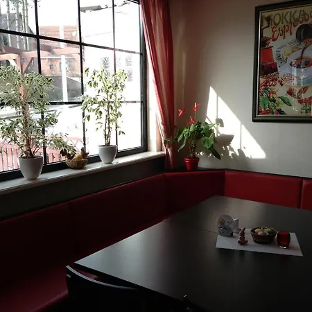 & Restaurant Jaegerstuben Penzion 2*