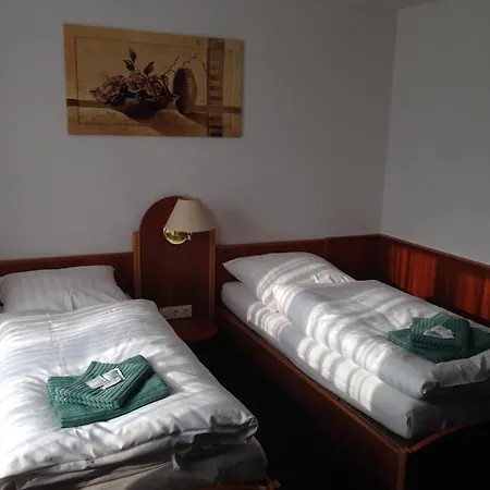 & Restaurant Jaegerstuben Konukevi Ritterhude