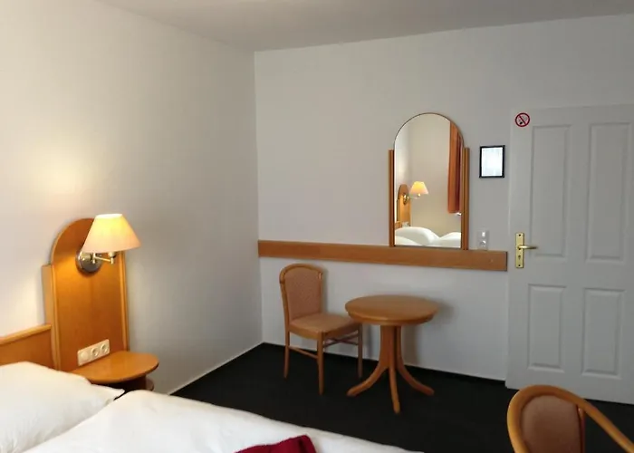 & Restaurant Jaegerstuben 2*